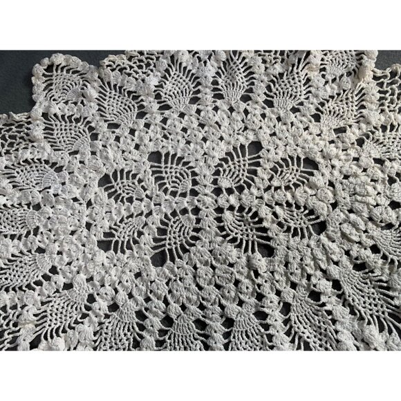 Vintage Hand-Crocheted Leaf-Shaped Lace Doily Table Decor 29"x20" - Picture 3 of 7